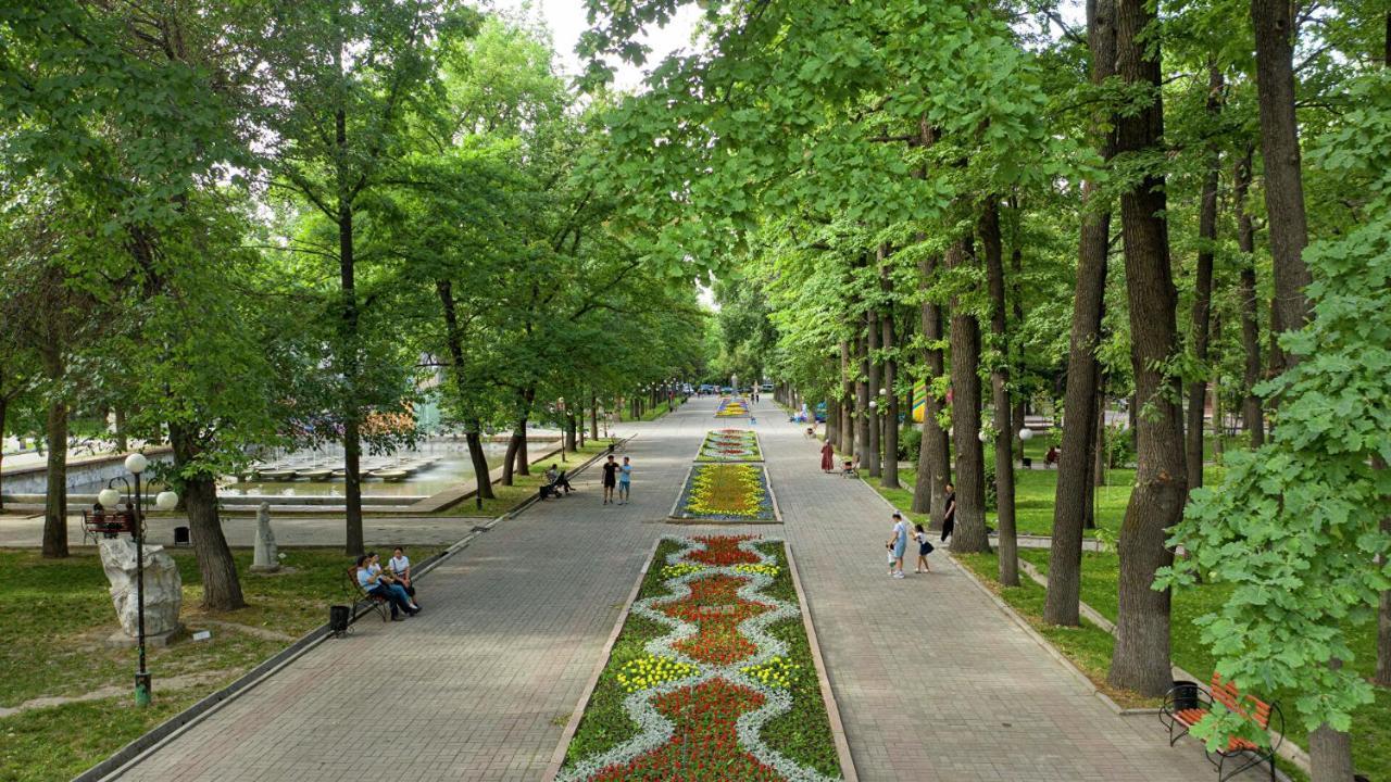Ocean Hotel Bișkek Exterior foto