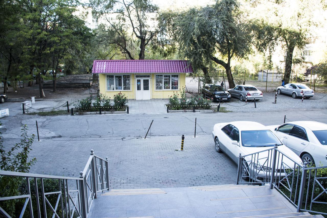 Ocean Hotel Bișkek Exterior foto